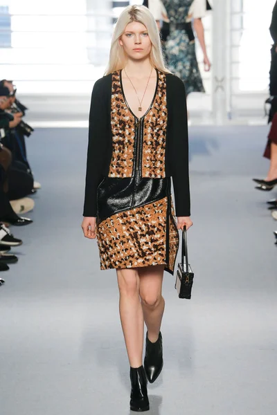 Look 46